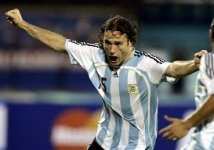 Gabriel%20Milito%20festejo%20gol%20vs%20Venezuela%20en%20Maracaibo_16102007.jpg